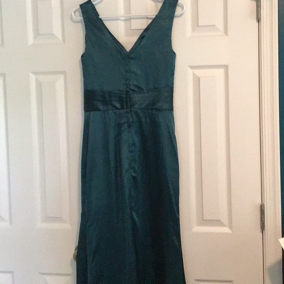 Green evening gown, new without tags - Picture 3 of 4
